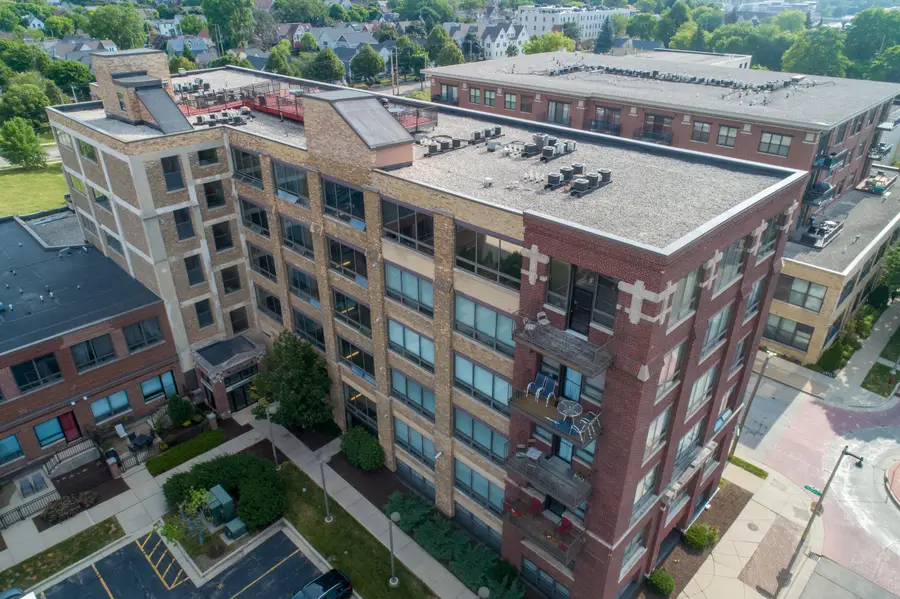 234 E Reservoir Ave, Milwaukee, WI 53212 - #3