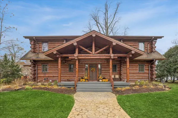 40017 85th St, Randall, WI 53128