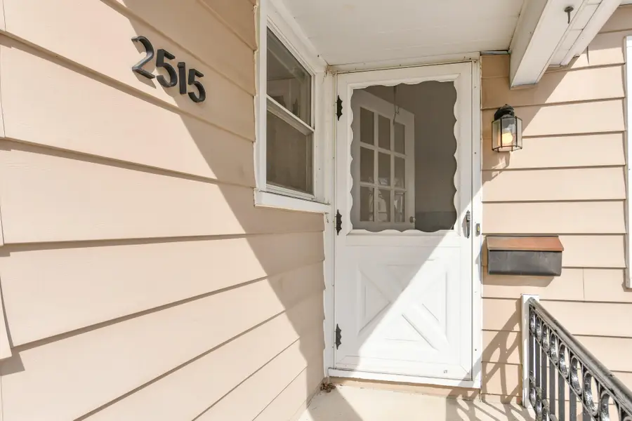 2515 N 71st St, Wauwatosa, WI 53213 - #2