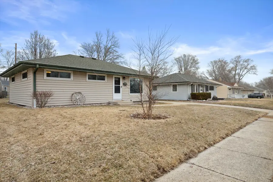 N85W17120 Ann Ave, Menomonee Falls, WI 53051 - #3