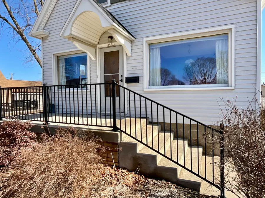 2427 N 12th St, Sheboygan, WI 53083 - #2