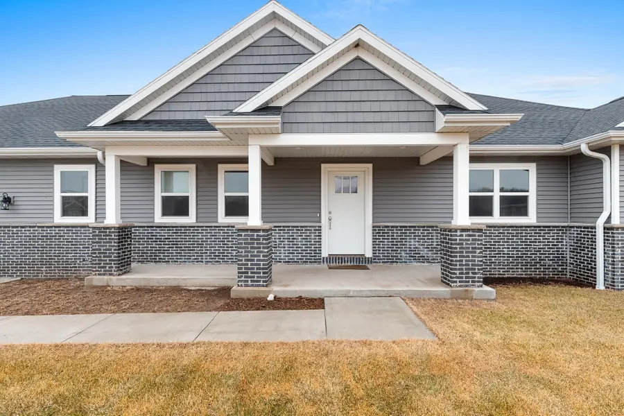 2348 Wild Oak Dr, Manitowoc, WI 54220 - #3