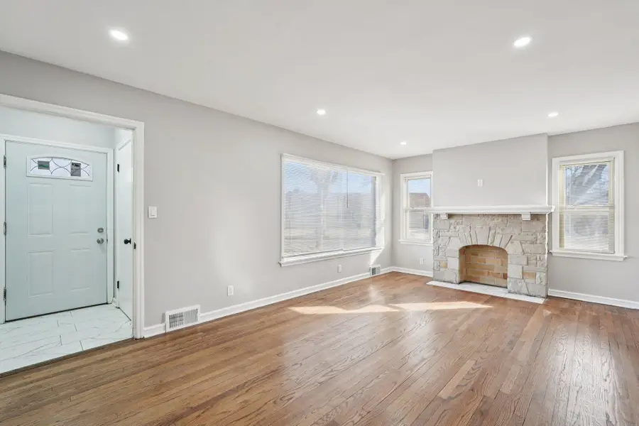 3880 N 58th Blvd, Milwaukee, WI 53216 - #3