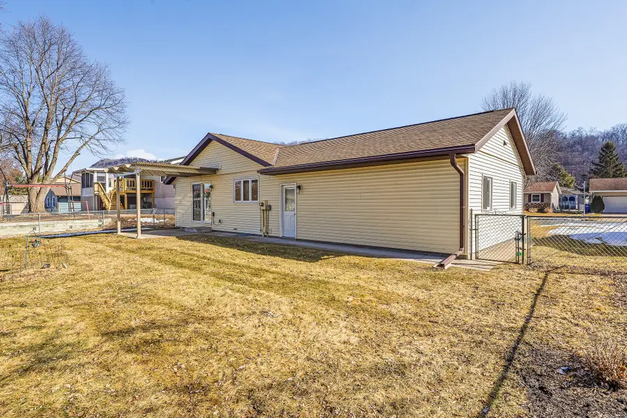 713 Hanson Ct, Onalaska, WI 54650 - #2