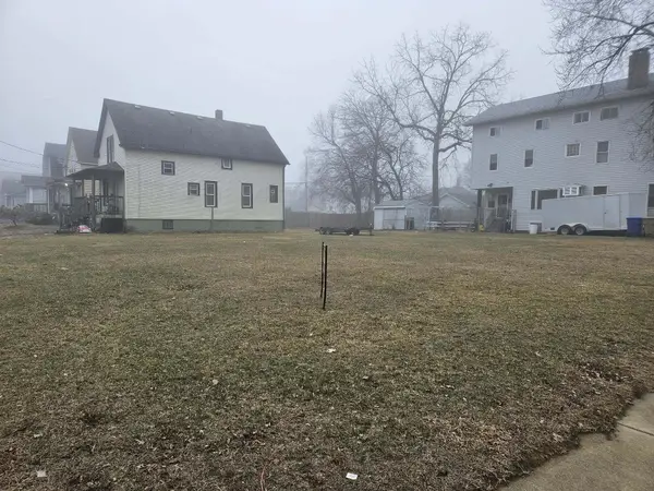 6404 11th Ave, Kenosha, WI 53143