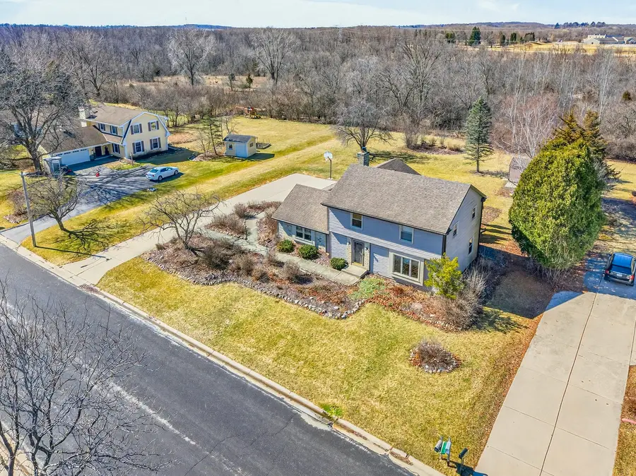 W184N8293 Tours Dr, Menomonee Falls, WI 53051 - #3