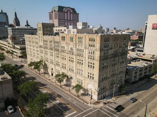 270 E Highland Ave, Milwaukee, WI 53202