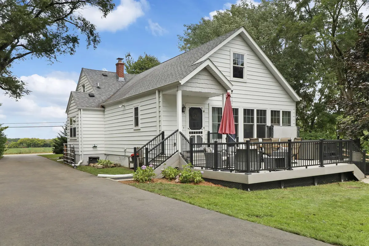 9105 Gittings Rd, Mount Pleasant, WI 53406 - #1