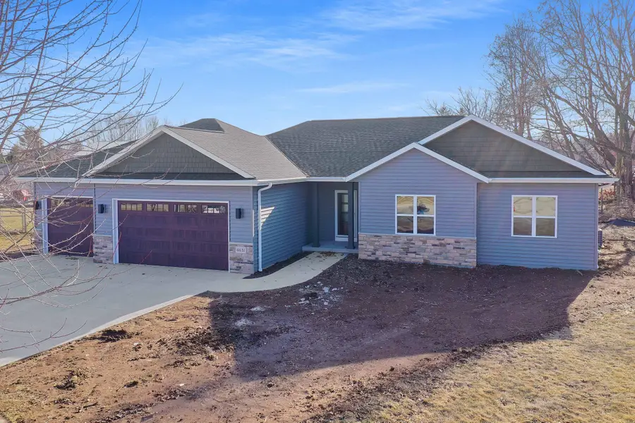 4631 Ridge Ct, Manitowoc, WI 54220 - #2