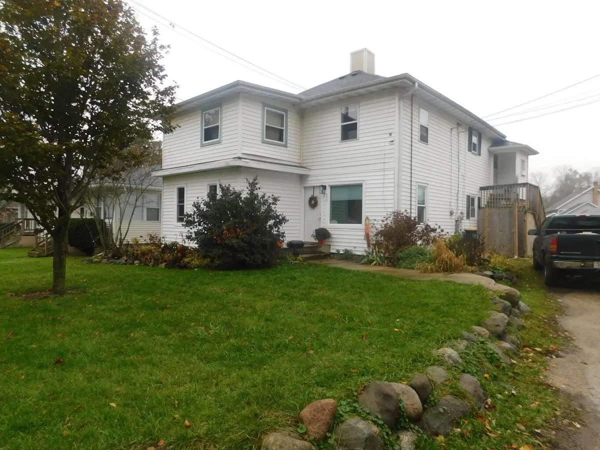 327 E Hunt Ave, Twin Lakes, WI 53181 - #1