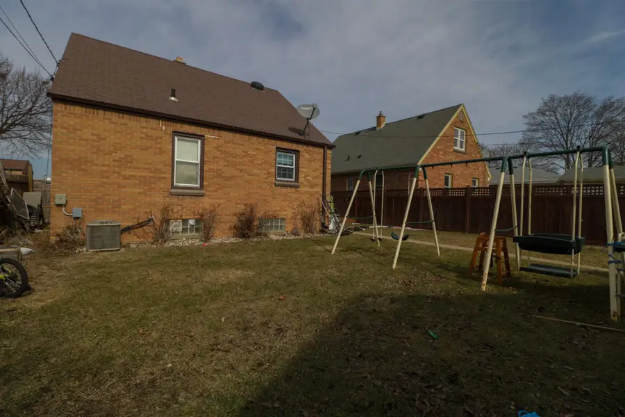 2415 W Morgan Ave, Milwaukee, WI 53221 - #3