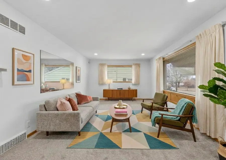 3927 N 77th St, Milwaukee, WI 53222 - #2