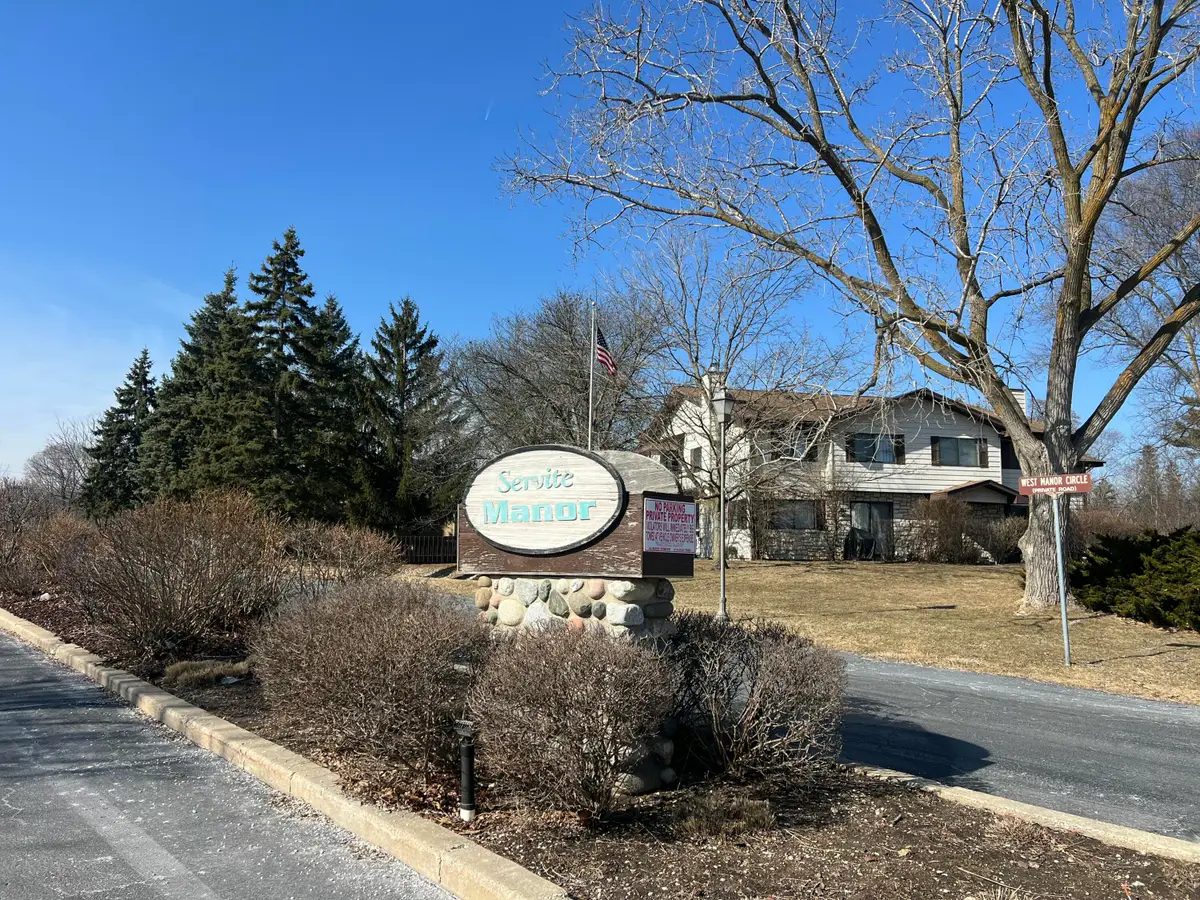 8087 W Manor Cir, Milwaukee, WI 53223 - #1