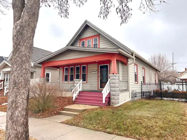 3041 S 11th St, Milwaukee, WI 53215