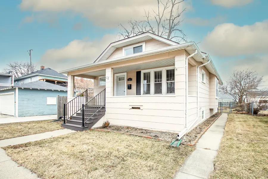 909 Arthur Ave, Racine, WI 53405 - #2