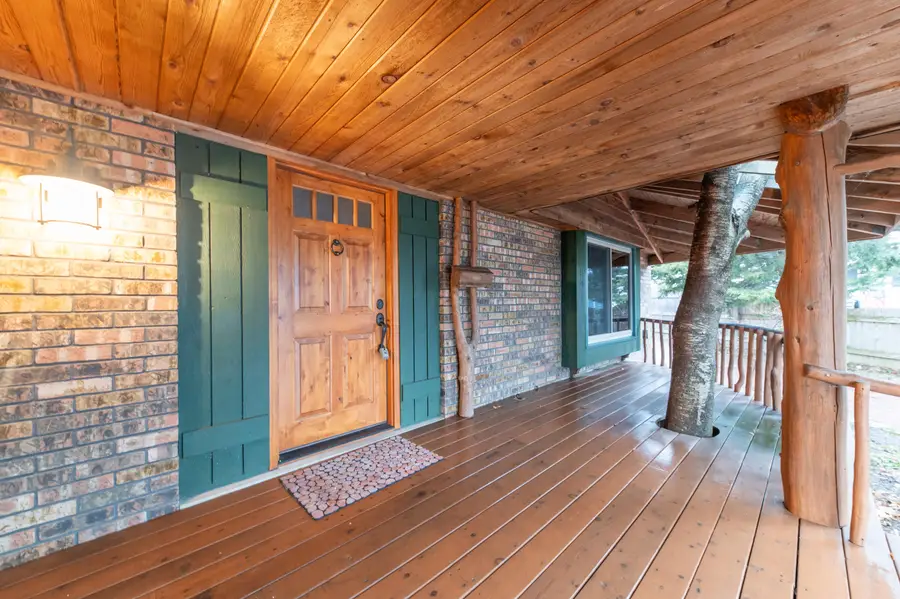 1819 W Holmes Ct, Milwaukee, WI 53221 - #3