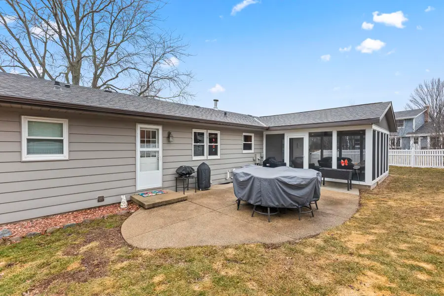 1315 Lily Rd, Oconomowoc, WI 53066 - #2