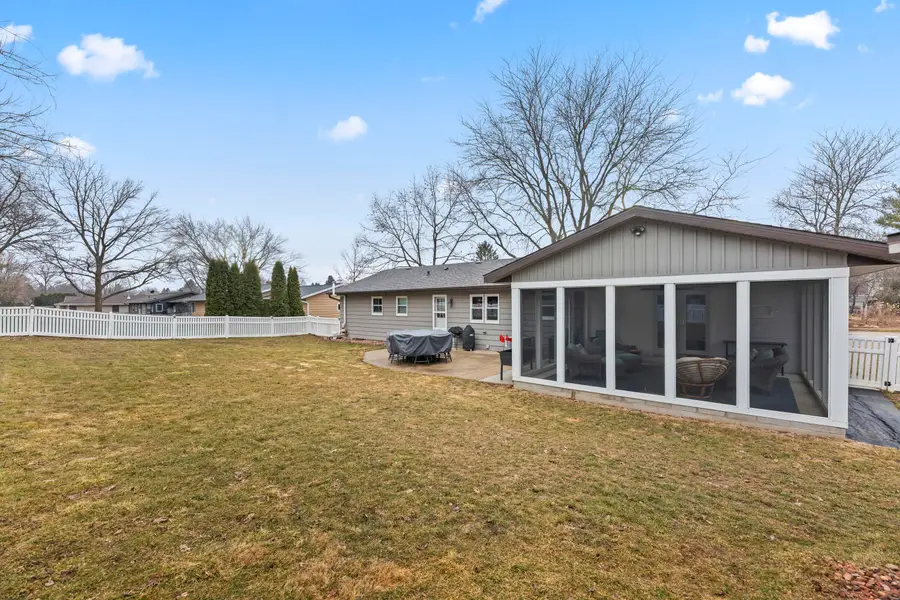 1315 Lily Rd, Oconomowoc, WI 53066 - #3