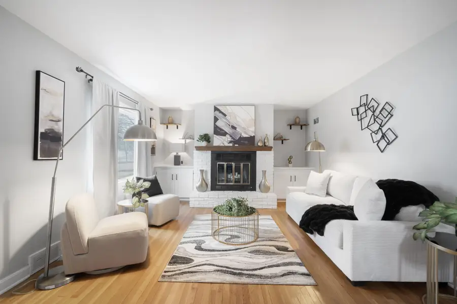 172 N 92nd St, Milwaukee, WI 53226 - #3