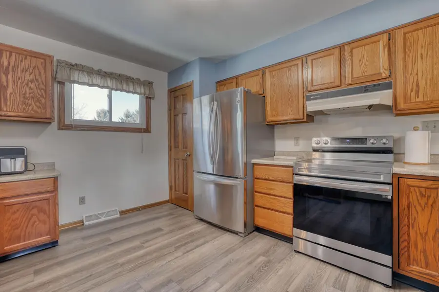 S94W35101 Crestfield Ct, Eagle, WI 53119 - #3