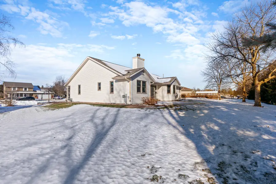 5311 Heatherfield Ct, Sheboygan, WI 53083 - #3