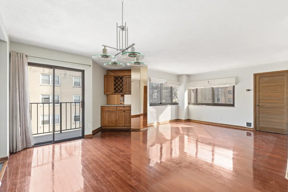 1633 N Prospect Ave, Milwaukee, WI 53202 - #1