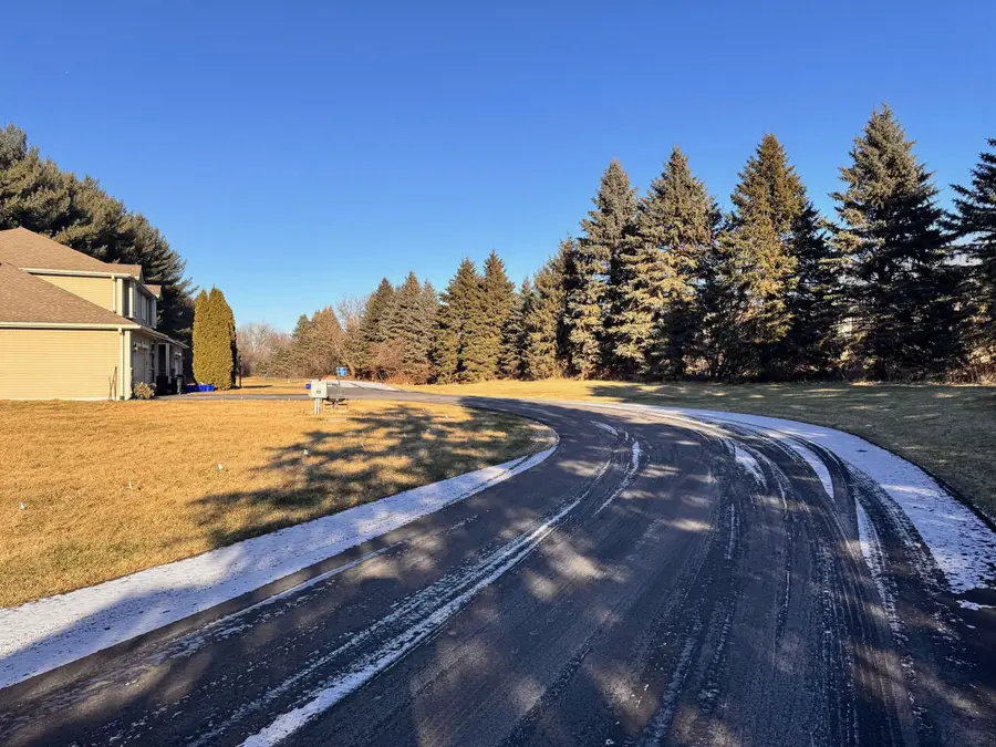 303 Trail Of Pines Ln, Rochester, WI 53105 - #3