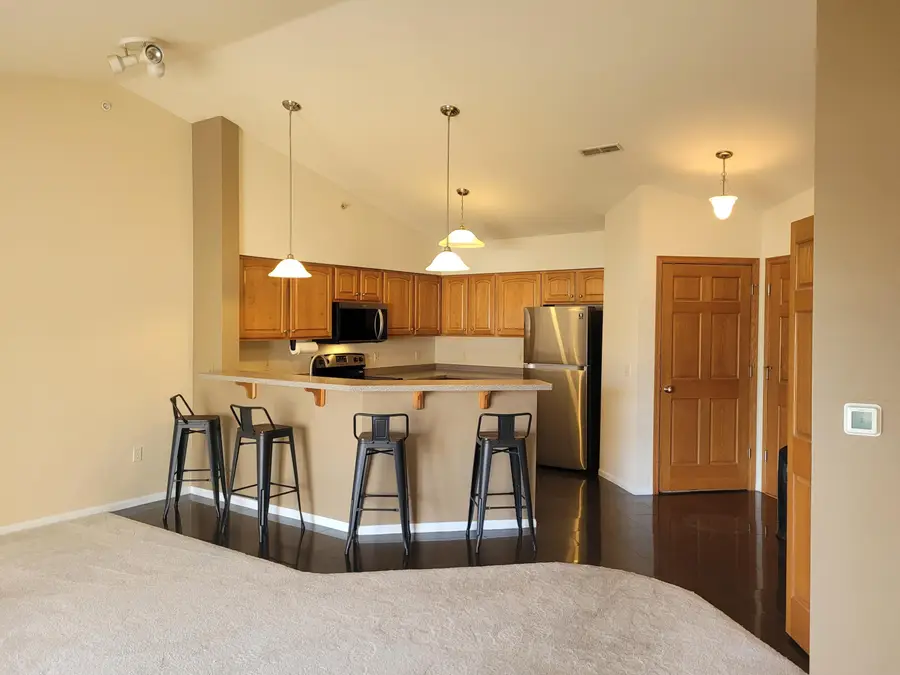 530 Windstone Dr, Hartland, WI 53029 - #2