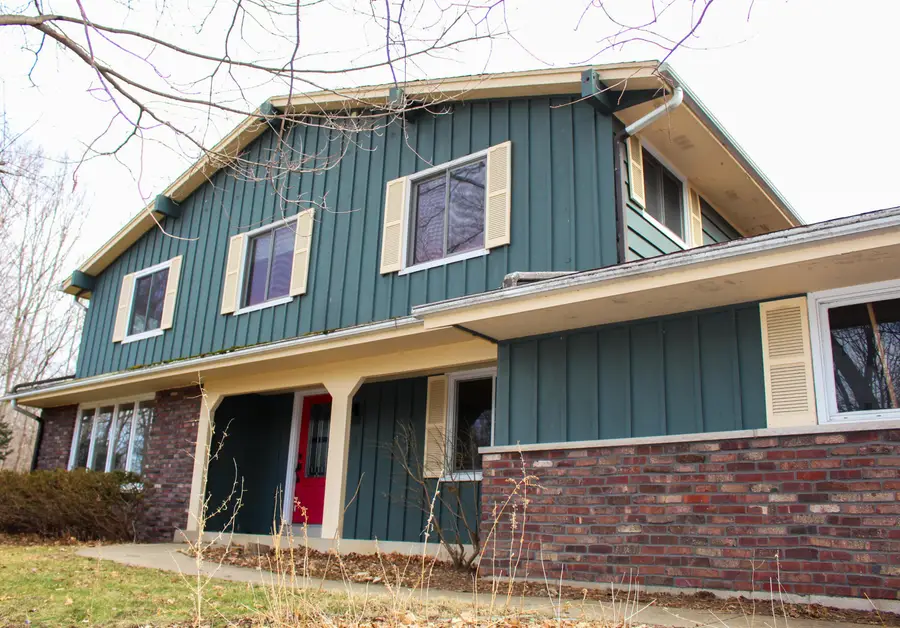 W3490 Oakwood Dr, Geneva, WI 53147 - #2