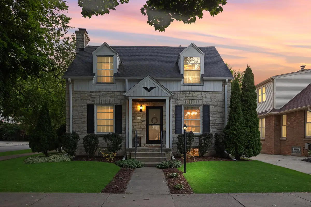 2403 N 71st St, Wauwatosa, WI 53213 - #1