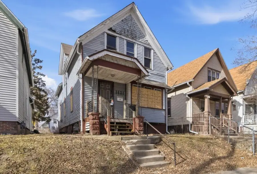 1631 N 28th St, Milwaukee, WI 53208 - #2
