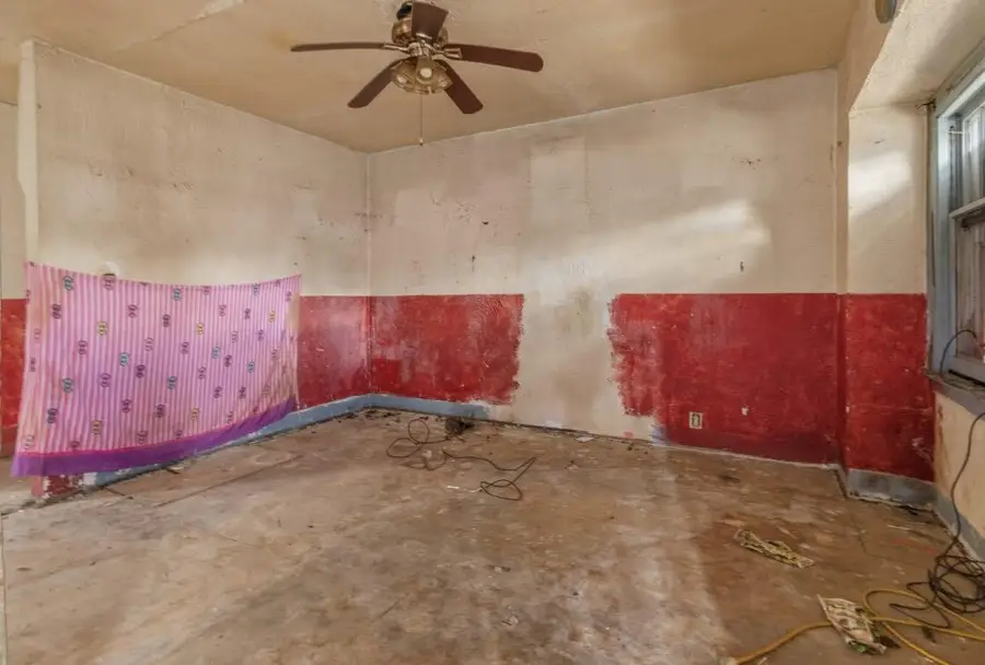 1631 N 28th St, Milwaukee, WI 53208 - #3