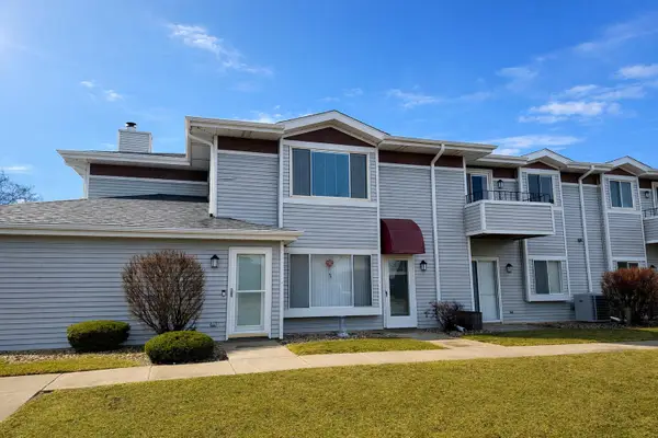 1131 S Sunnyslope Dr, Mount Pleasant, WI 53406