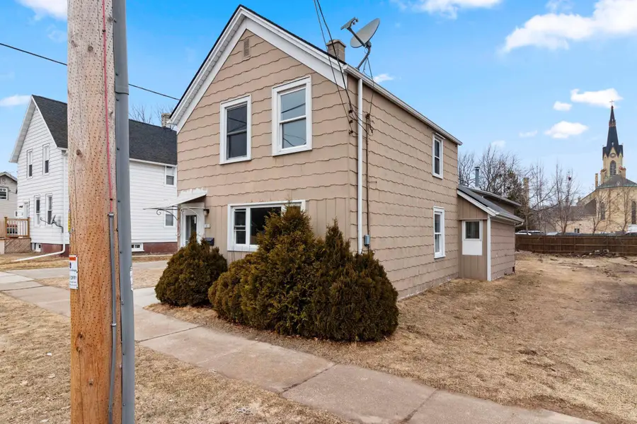 1010 Hamilton St, Manitowoc, WI 54220 - #3