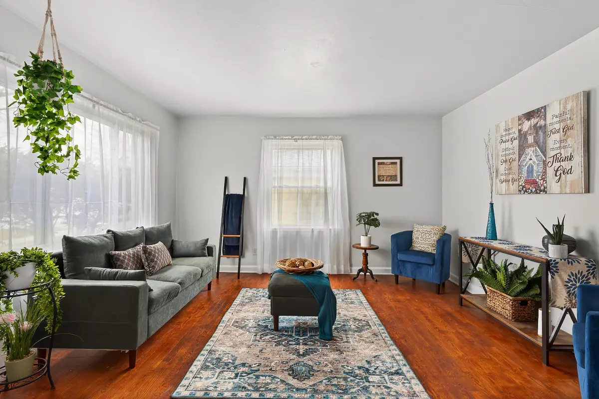 4215 W Florist Ave, Milwaukee, WI 53209 - #1