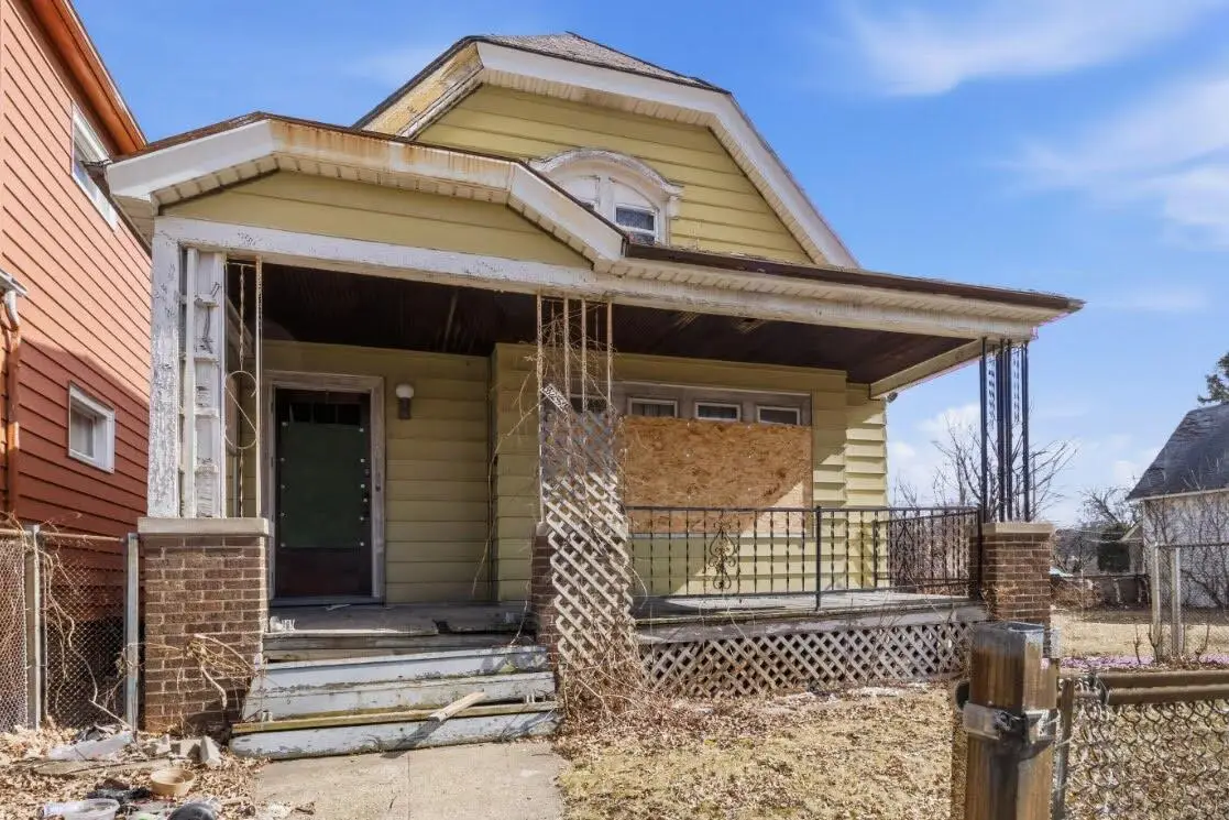 3290 N 10th St, Milwaukee, WI 53206 - #1