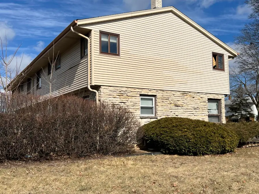 5201 N 84th St, Milwaukee, WI 53225 - #3