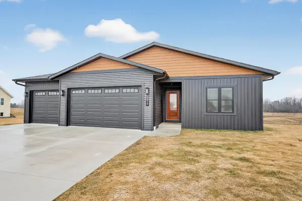 555 Lake Breeze Ln, Random Lake, WI 53075