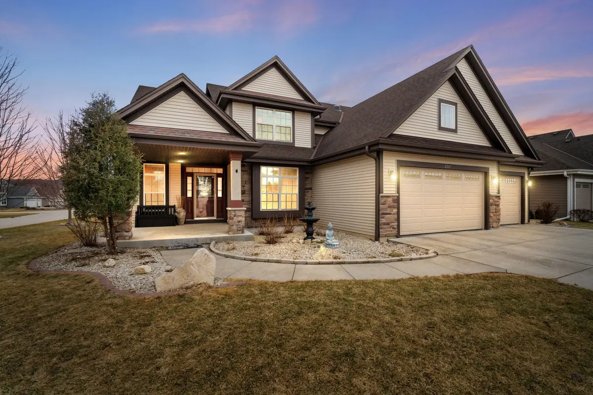 21611 N Weather Edge Cir, Lannon, WI 53046 - #1