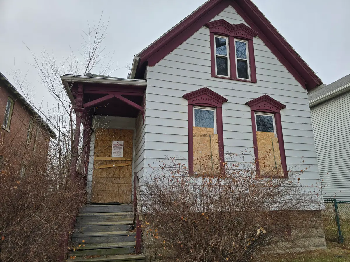 2935 N Vel R Phillips Ave, Milwaukee, WI 53212 - #1