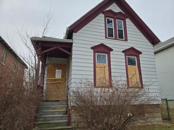 2935 N Vel R Phillips Ave, Milwaukee, WI 53212