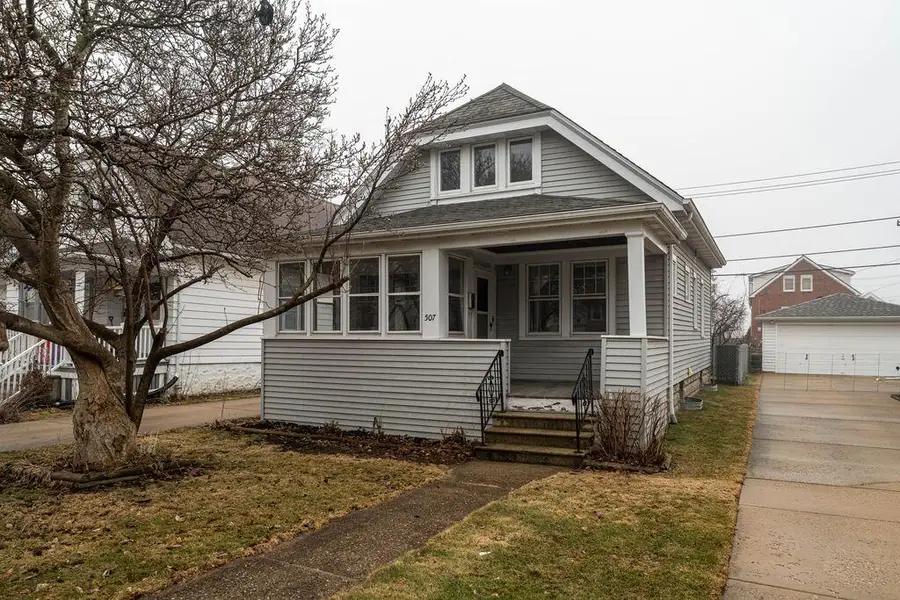 507 S Oak Park Ct, Milwaukee, WI 53214 - #2