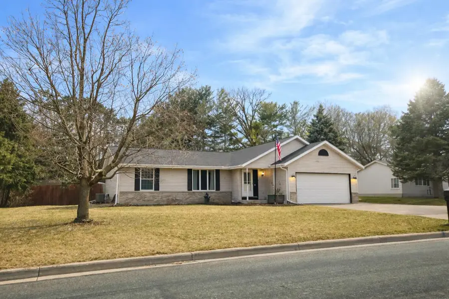 1327 Montclair Pl, Fort Atkinson, WI 53538 - #2