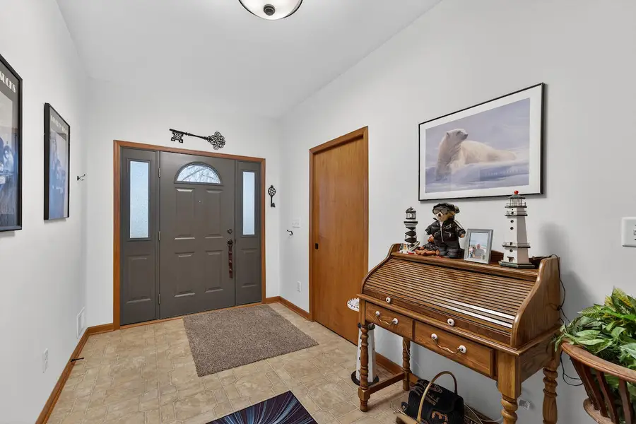 4812 S 39th St, Greenfield, WI 53221 - #3