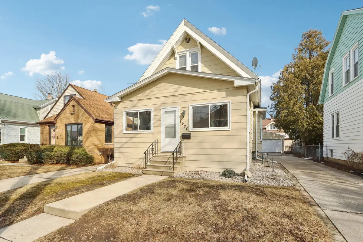1634 S 80th St, West Allis, WI 53214 - #1