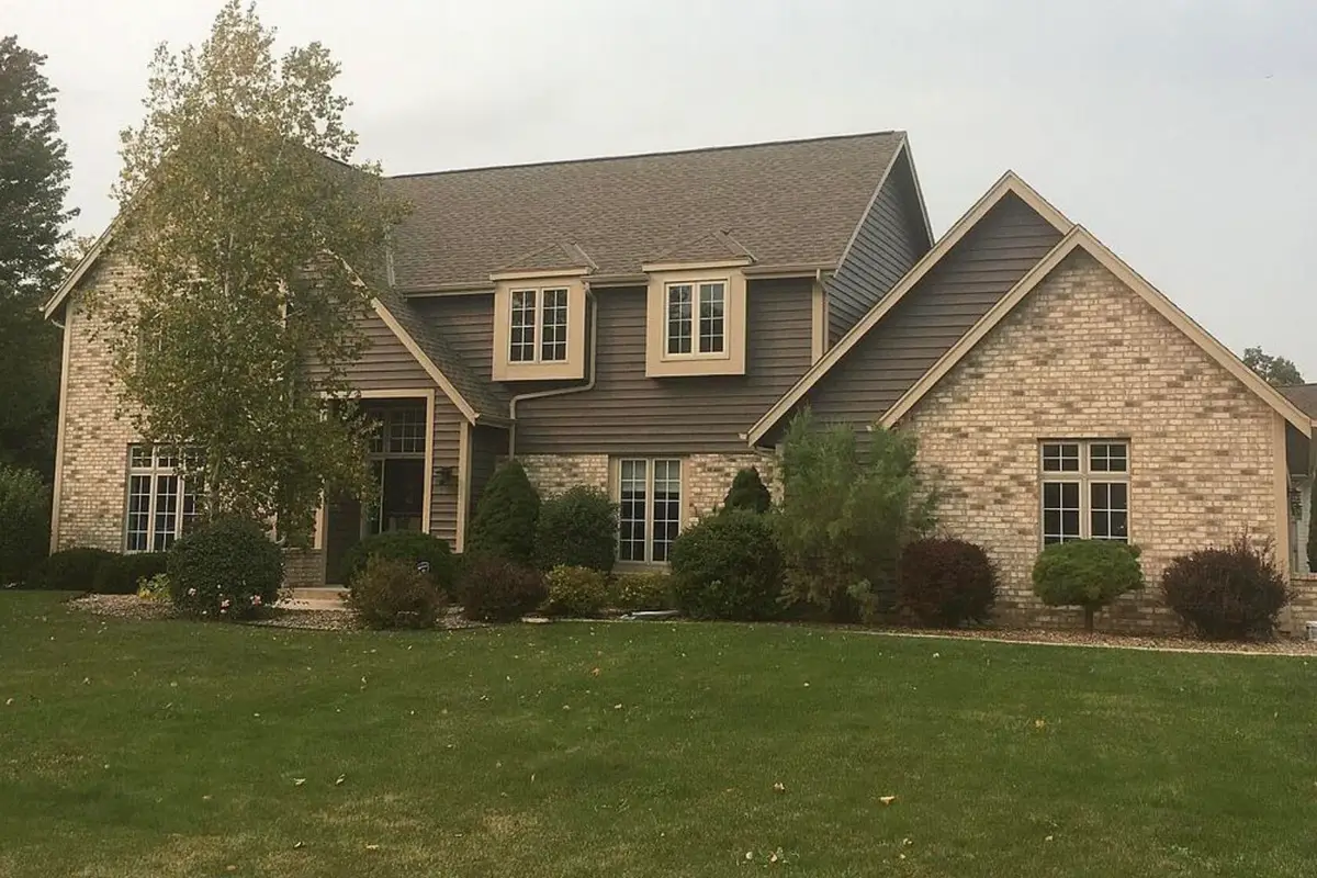 5350 W Yale Dr, Franklin, WI 53132 - #1