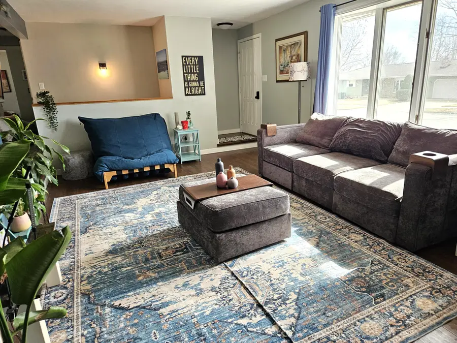 1510 E Wisconsin Ave, Little Chute, WI 54140 - #2