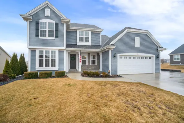 555 Spur Rd, Slinger, WI 53086