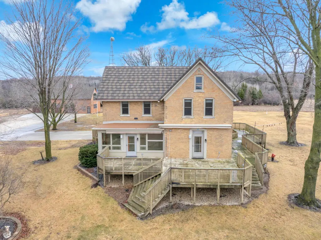 8210 Kettle View Dr, Kewaskum, WI 53040 - #1