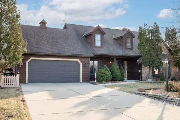 5705 W Abbott Ave, Greenfield, WI 53220